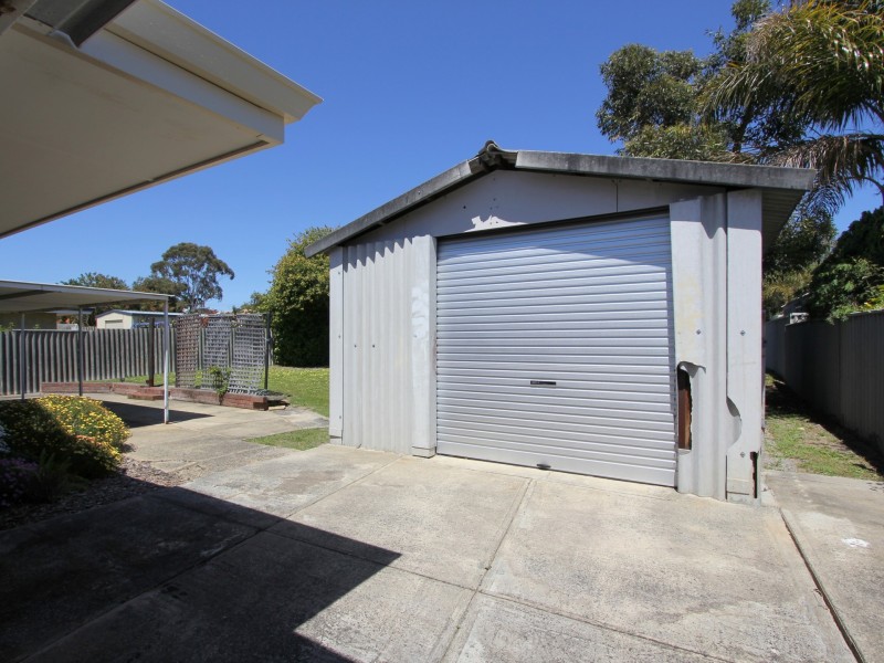 16 Dawson Way, Parmelia WA 6167