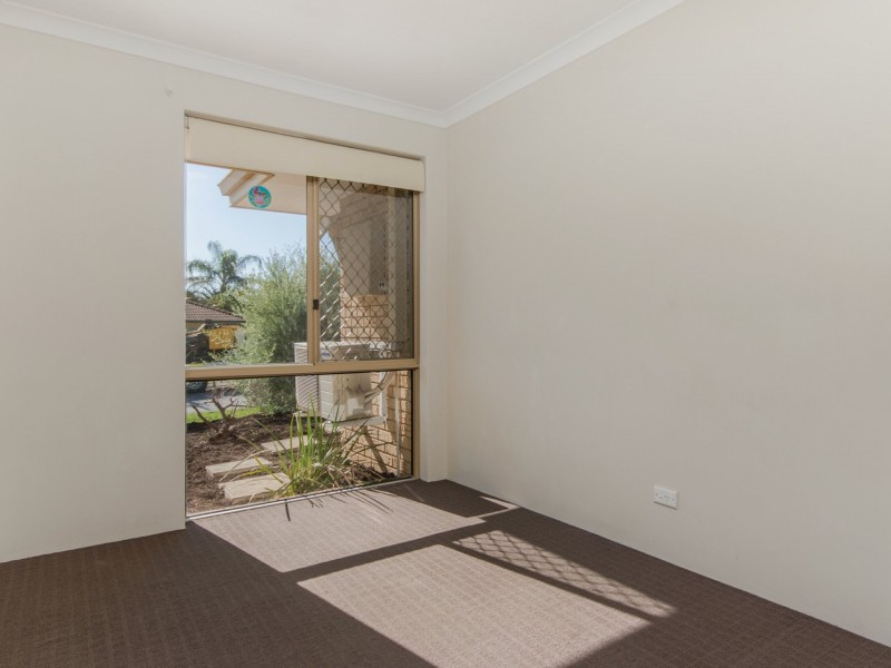 2 Riley Place, Leda WA 6170