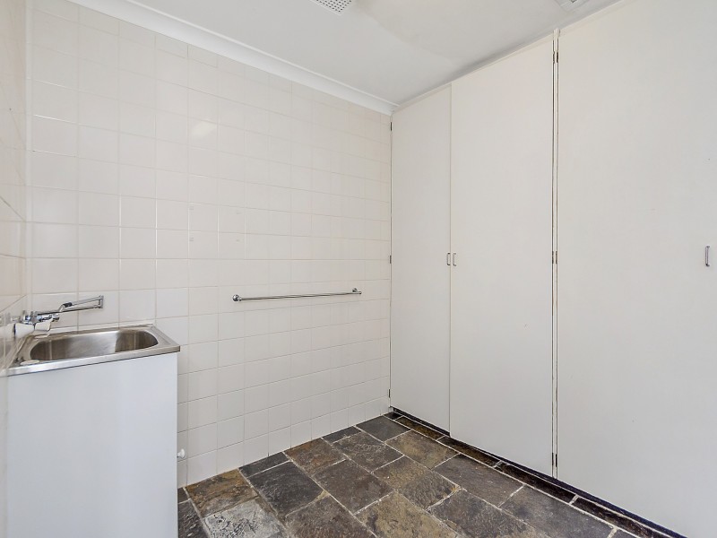 11 Littlemore Road, Orelia WA 6167