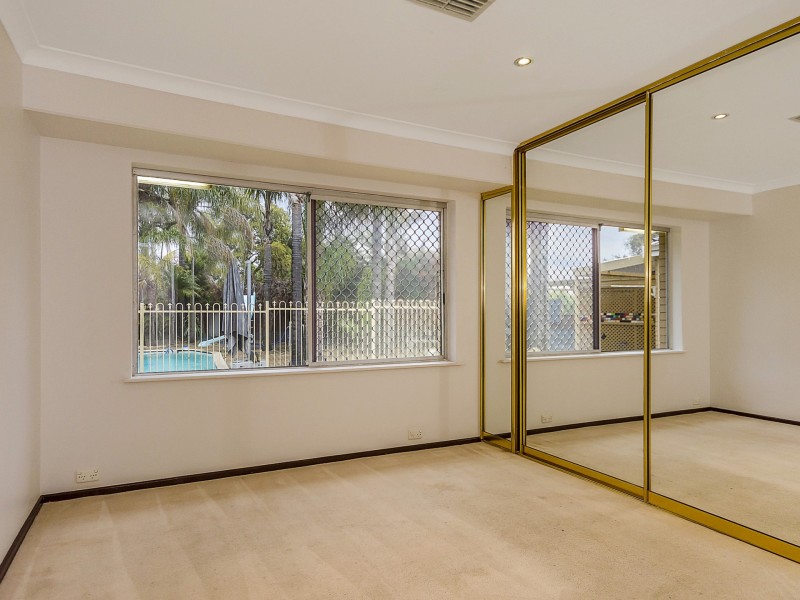 11 Littlemore Road, Orelia WA 6167