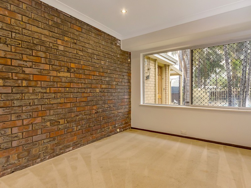 11 Littlemore Road, Orelia WA 6167