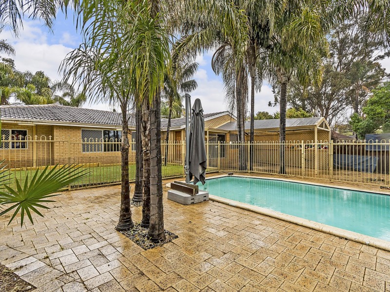 11 Littlemore Road, Orelia WA 6167