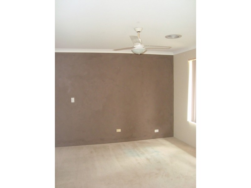 5 Gilling Place, Orelia WA 6167