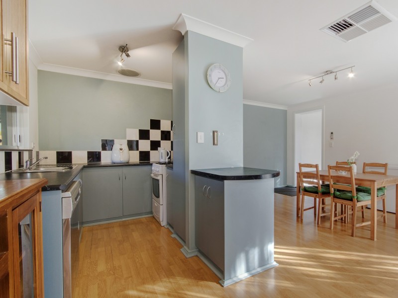 34 Chisham Avenue, Parmelia WA 6167