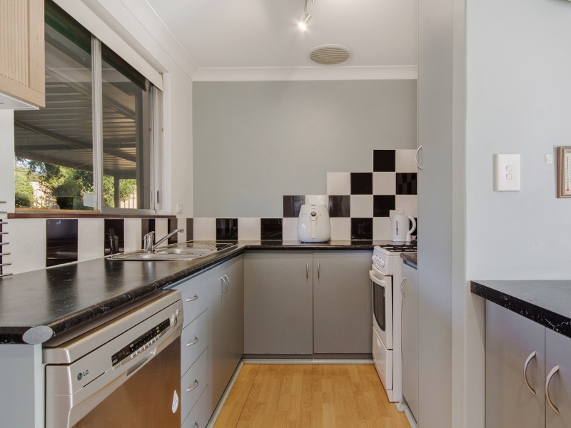 34 Chisham Avenue, Parmelia WA 6167