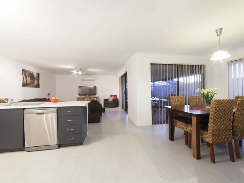 10 Oatlands Vista, Wellard WA 6170