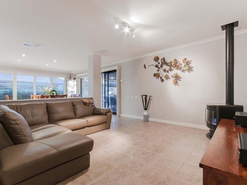 10 Addingham Crescent, Bertram WA 6167