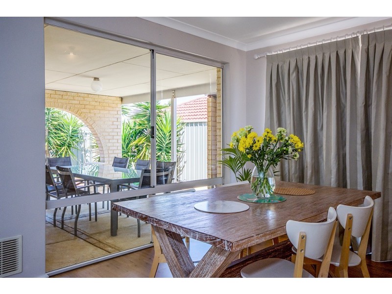 18 Abingdon Crescent, Wellard WA 6170