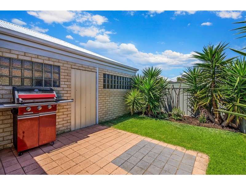 18 Abingdon Crescent, Wellard WA 6170