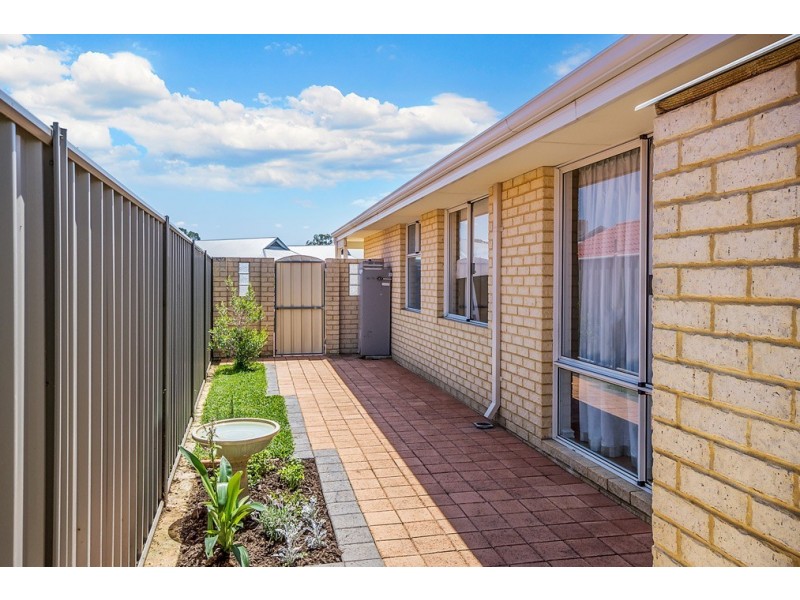 18 Abingdon Crescent, Wellard WA 6170