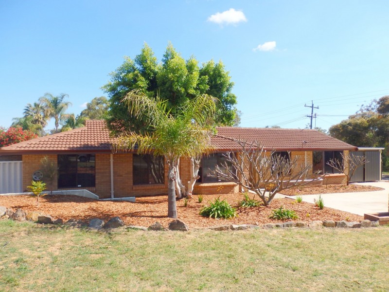 2 Fordred Place, Parmelia WA 6167