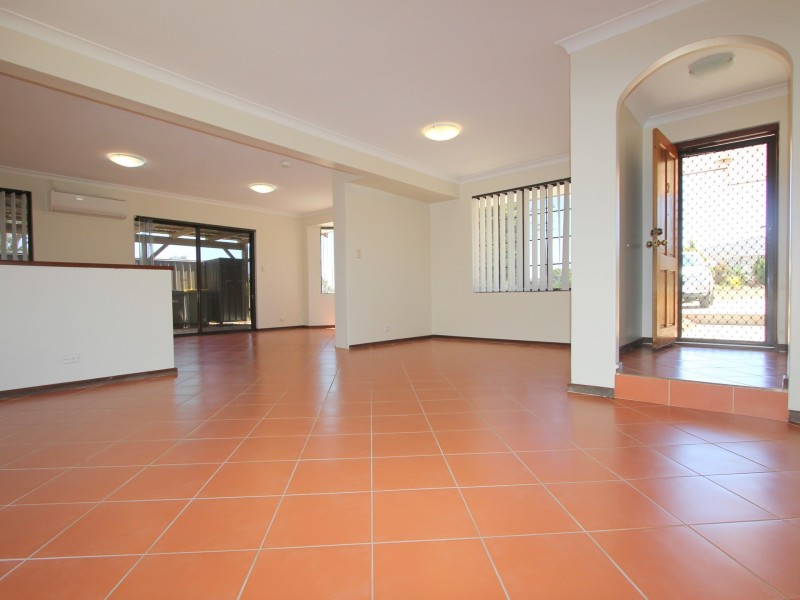 2 Fordred Place, Parmelia WA 6167