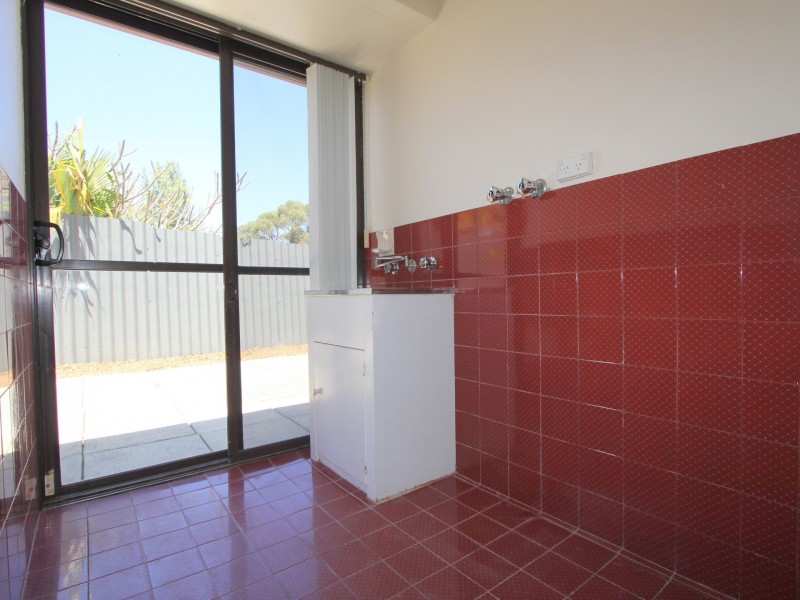 2 Fordred Place, Parmelia WA 6167