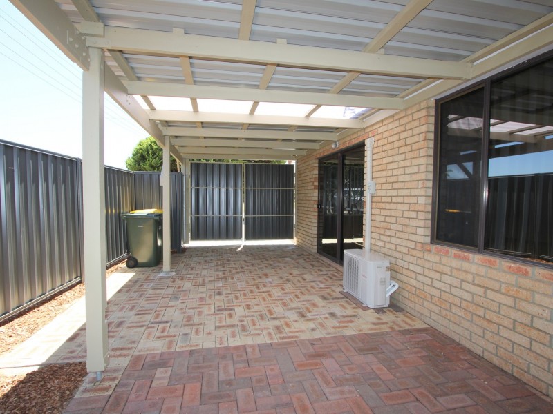 2 Fordred Place, Parmelia WA 6167
