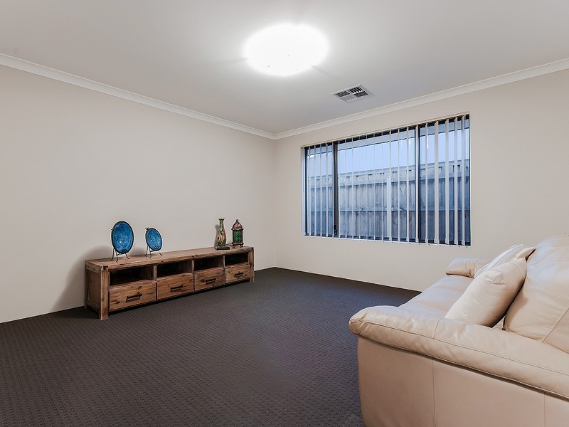 14 Peridot Pass, Wellard WA 6170