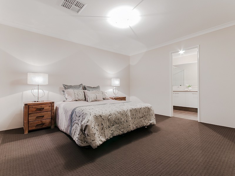 14 Peridot Pass, Wellard WA 6170