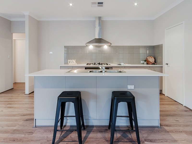 14 Peridot Pass, Wellard WA 6170