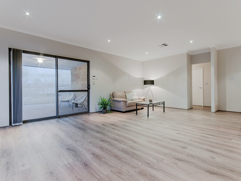 14 Peridot Pass, Wellard WA 6170