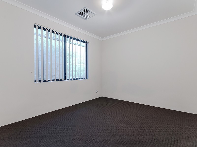 14 Peridot Pass, Wellard WA 6170