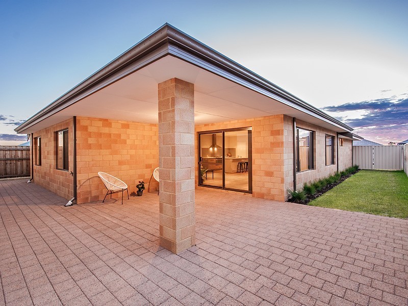 14 Peridot Pass, Wellard WA 6170