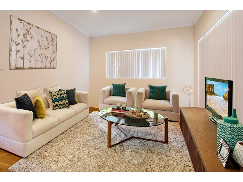 8 Waddingham Way, Medina WA 6167