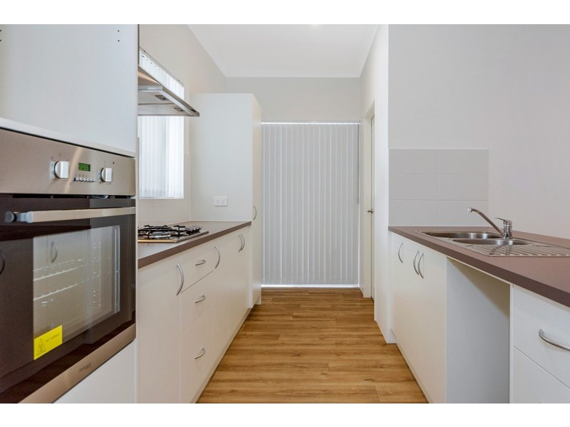 8 Waddingham Way, Medina WA 6167