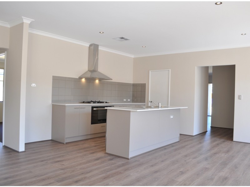 14 Peridot Pass, Wellard WA 6170