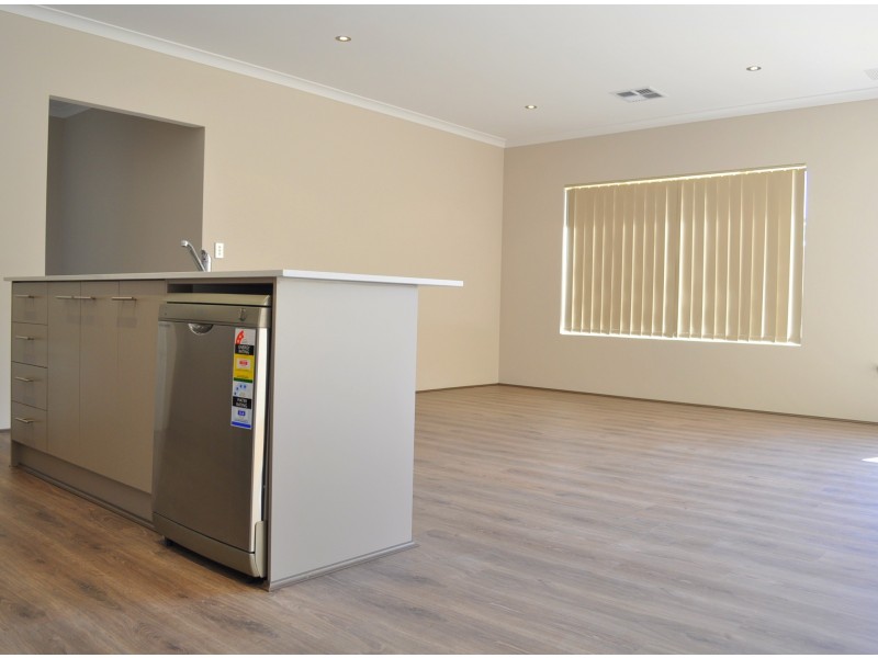 14 Peridot Pass, Wellard WA 6170