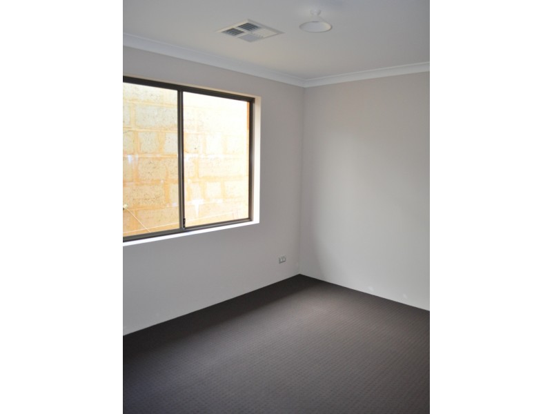 14 Peridot Pass, Wellard WA 6170