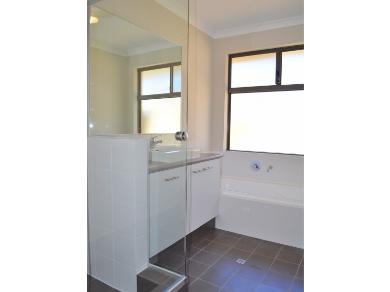 14 Peridot Pass, Wellard WA 6170