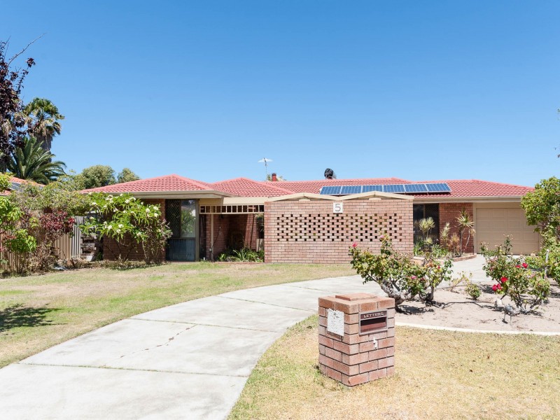 5 Caspian Mews, Waikiki WA 6169