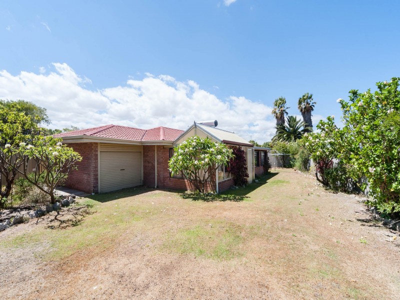 5 Caspian Mews, Waikiki WA 6169