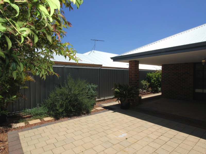26 Abingdon Crescent, Wellard WA 6170