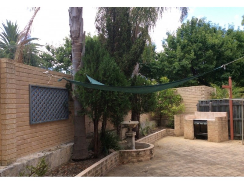 8/4 Canham Way, Orelia WA 6167