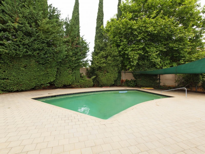 8/4 Canham Way, Orelia WA 6167