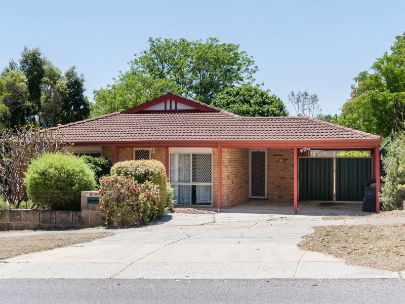 9 Beacham Crescent, Medina WA 6167