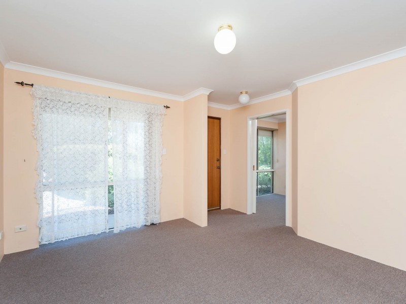 9 Beacham Crescent, Medina WA 6167