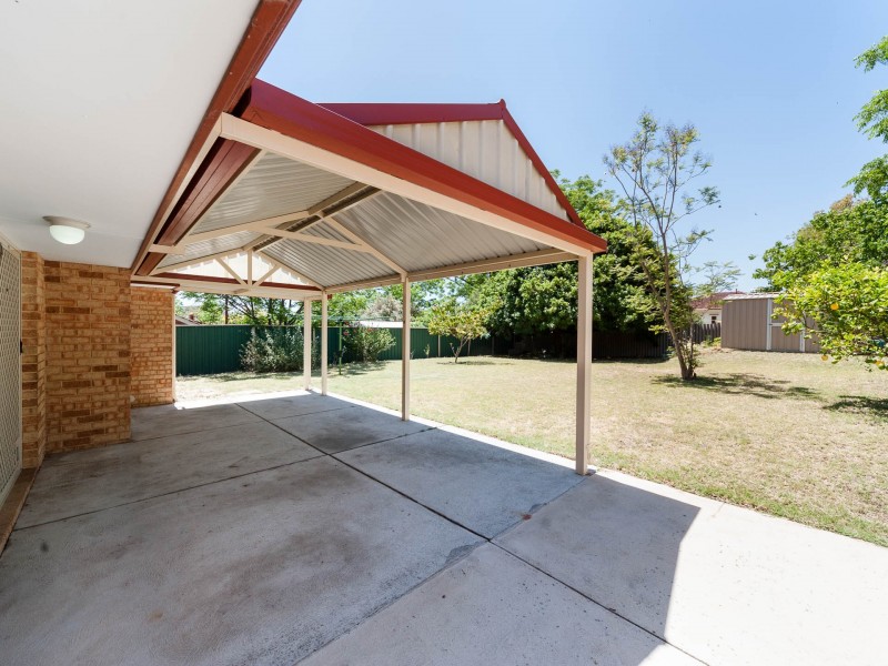 9 Beacham Crescent, Medina WA 6167