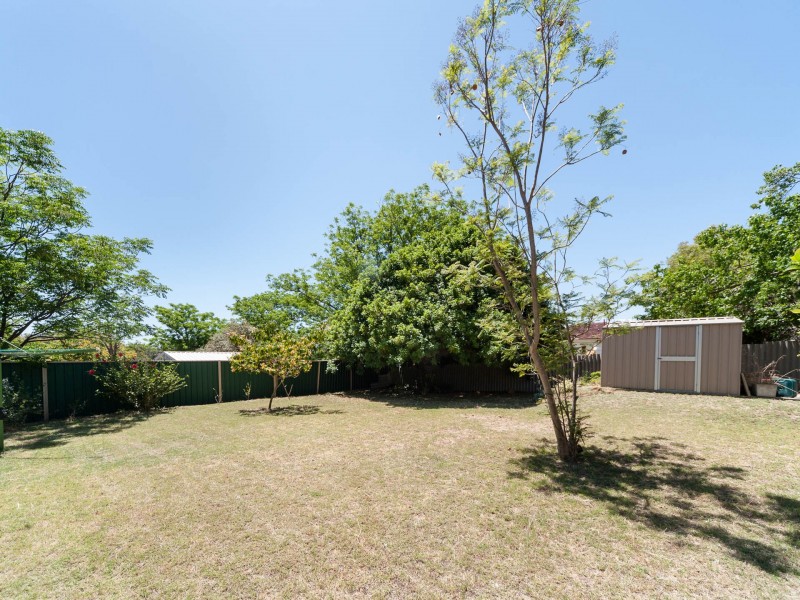 9 Beacham Crescent, Medina WA 6167