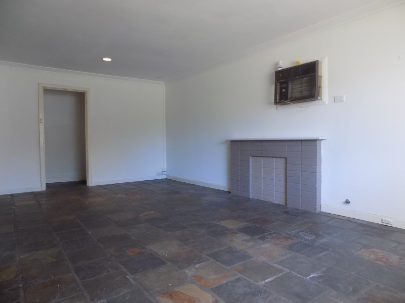 25 Maycock Place, Orelia WA 6167