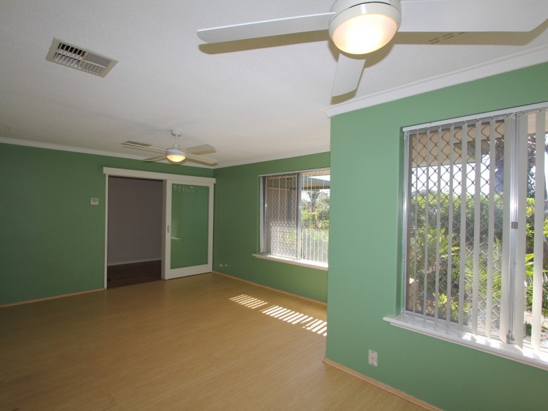 8 Pudney Place, Orelia WA 6167