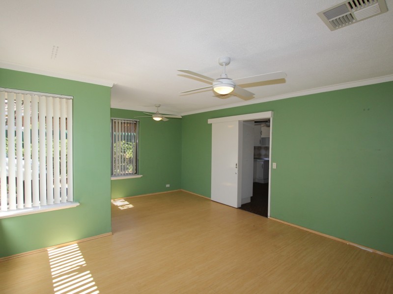 8 Pudney Place, Orelia WA 6167