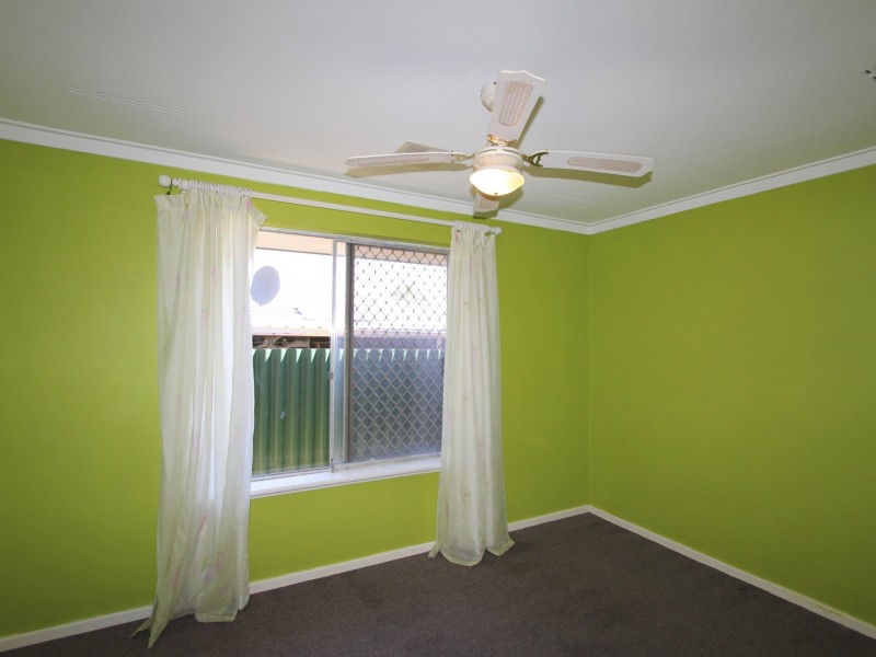 8 Pudney Place, Orelia WA 6167