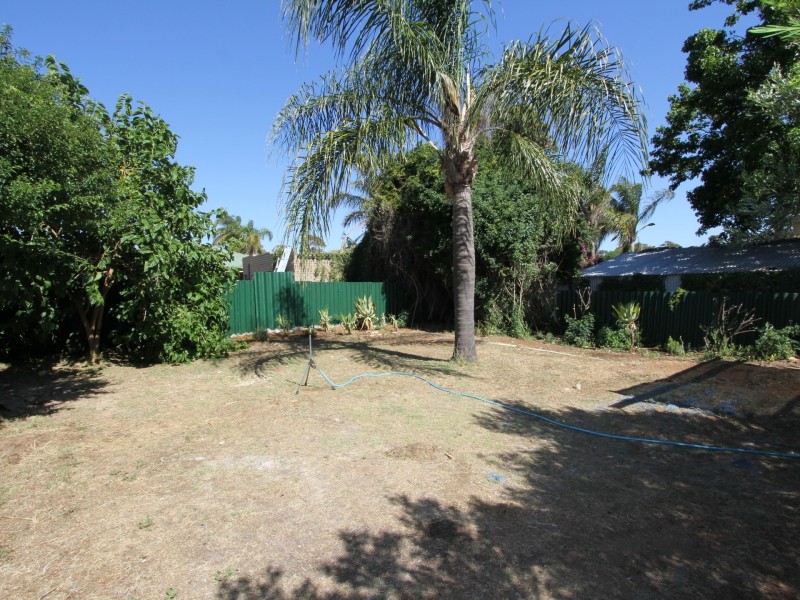 8 Pudney Place, Orelia WA 6167