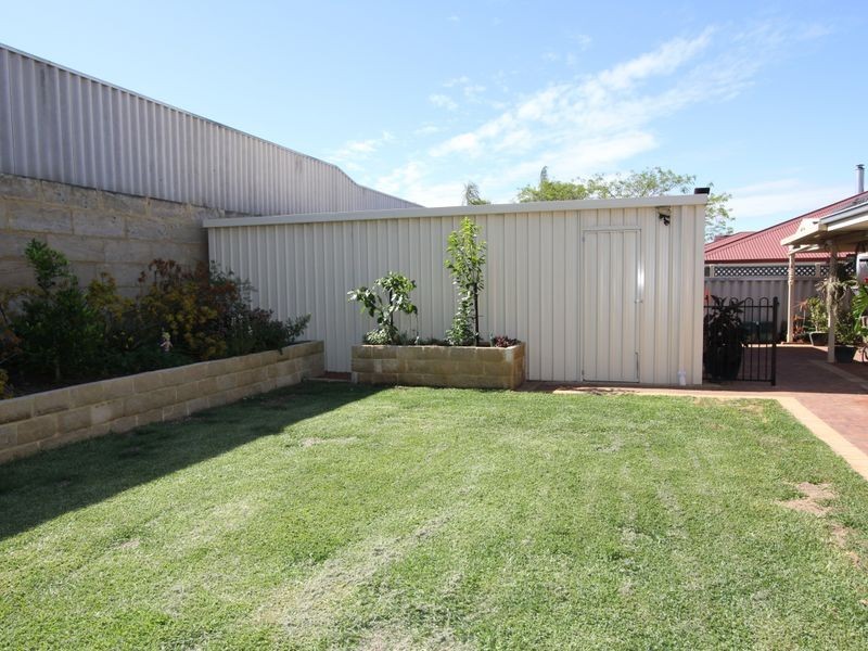 12 Colchester Avenue, Orelia WA 6167