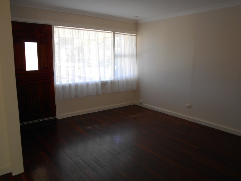 17 Hennessy Ave, Orelia WA 6167
