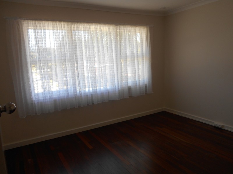 17 Hennessy Ave, Orelia WA 6167