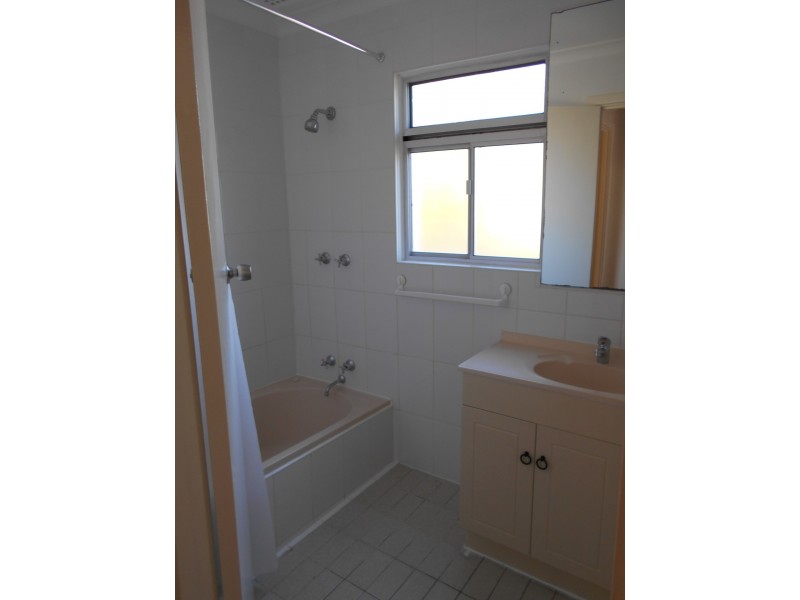 17 Hennessy Ave, Orelia WA 6167