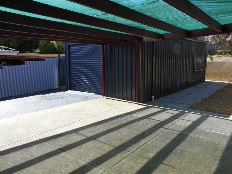 17 Hennessy Ave, Orelia WA 6167