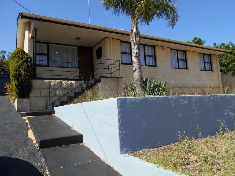 17 Hennessy Ave, Orelia WA 6167